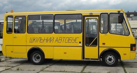 Учащихся 12 учебных заведений в Днепре будут подвозить автобусом в школы: кого это коснется