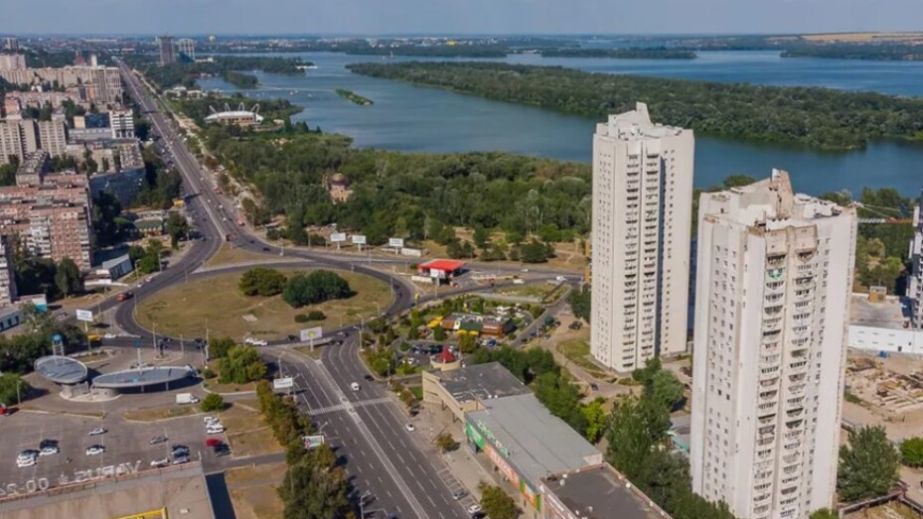 Перші хмарочоси Дніпра: два висотні будинки на Перемозі відзначають свій 50-річний ювілей (ФОТО)