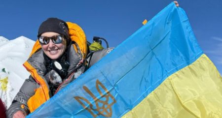 Альпинистка из Днепра покорила пятую по высоте вершину мира (ФОТО)