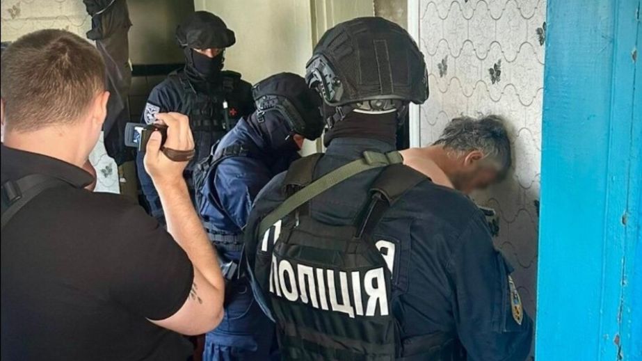 На Дніпропетровщині викрито групу наркоторговців, яка отримувала багатомільйонні доходи