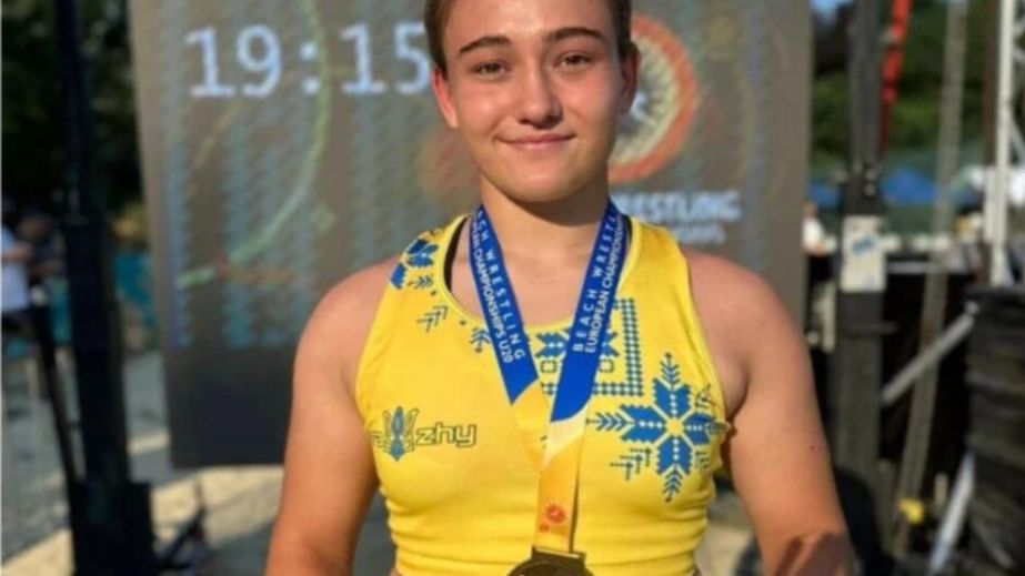 Спортсменка из Кривого Рога привезла золото с чемпионата Европы по пляжной борьбе