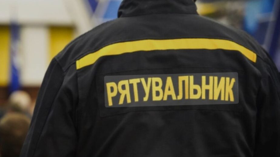 На Закарпатті врятували пару з Дніпропетровщини, яка заблукала у горах (ФОТО)