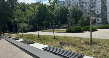 Вандали в дії: сквер Янгеля у Дніпрі потребує захисту (ФОТО)