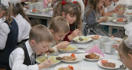 Питание детей в начальных классах: сколько получит от государства Днепр и громады области