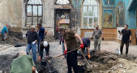 В Никополе разобрали завалы разрушенного российским снарядом храма (ФОТО)