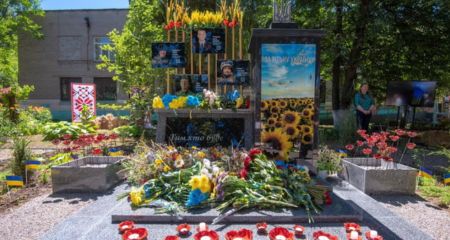 Пам'ять про героїв: у Кам'янському відкрили меморіал загиблим воїнам