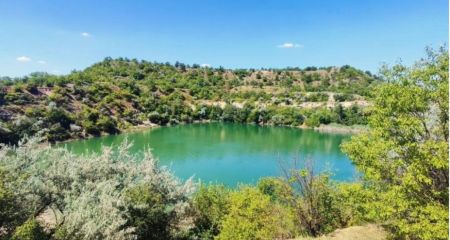 Водоем с запахом фекалий: жители Днепра бьют тревогу из-за загрязнения озера Котлован