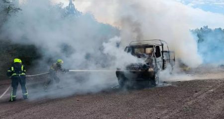 У Кривому Розі ліквідували пожежу в автомобілі "ГАЗель" (ФОТО)