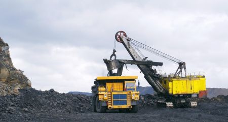 Авария на СевГОКе в Кривом Роге: в карьере вверх дном перевернулся и вспыхнул гигантский БелАЗ (ФОТО)