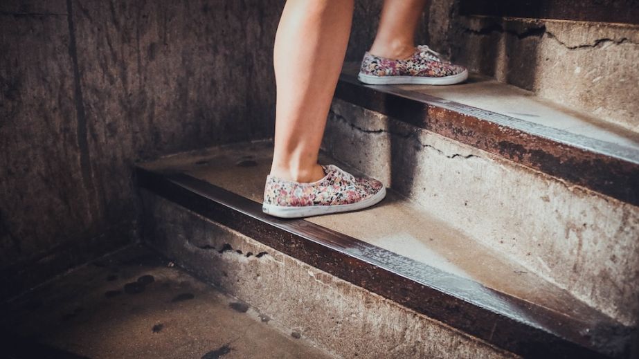 На Дніпропетровщині жінка жорстоко відлупцювала чоловіка ногами (ФОТО)