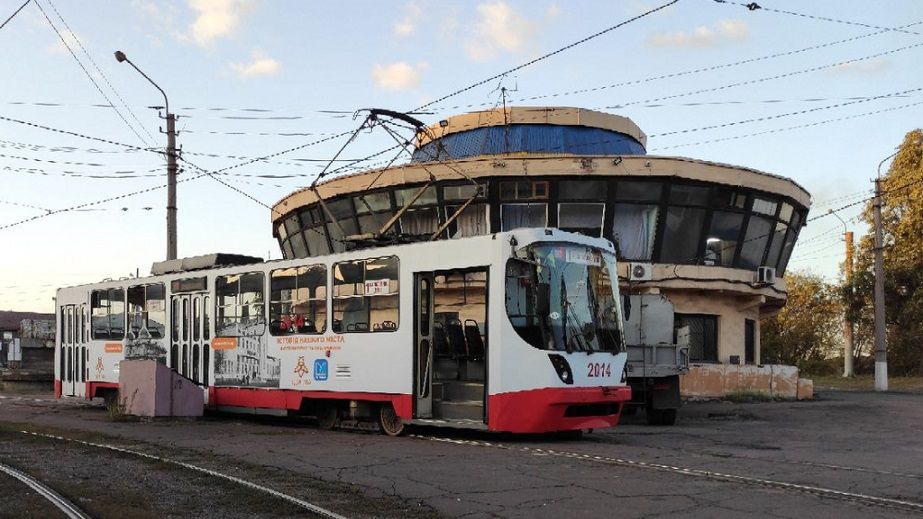 В Каменском из-за действий вандала задерживали движение трамваев