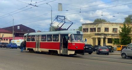 Как в Днепре курсирует общественный транспорт 16 мая