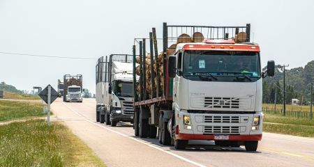 На Днепропетровщине фурам запретили движение по автодорогам из-за жары