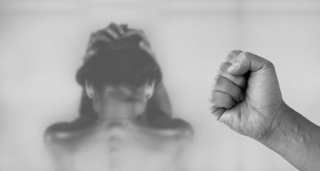 Ексбойфренд у Нікополі тероризує кохану погрозами вбити (ВІДЕО)