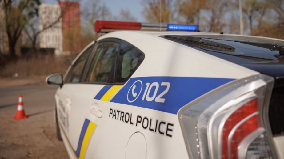 У Дніпрі водій кросовера збив 51-річну жінку: постраждалу госпіталізували (ВІДЕО)