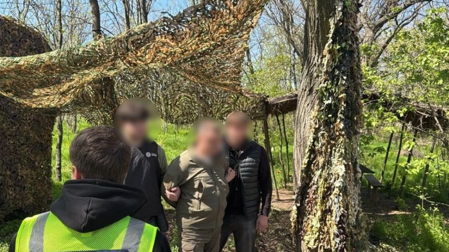 Продавав "легку службу": на Дніпропетровщині затримали заступника комбата на отриманні хабаря