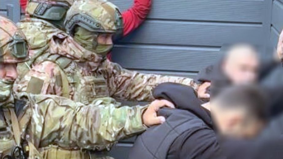 Табачный "конвейер" с размахом: в Кривом Роге накрыли банду с почти 73 тысячами пачек фейковых сигарет (ФОТО)