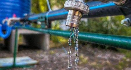 Из-за нехватки воды жителей Марганца призвали набирать не более 20 литров из скважин