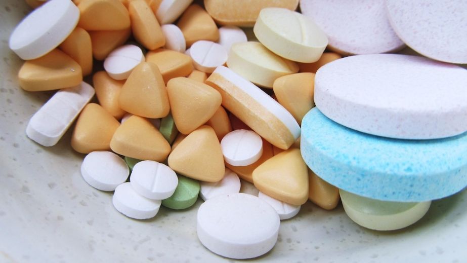 Сделка на 80 миллионов: в Днепре и других регионах СБУ задержала дельцов, которые наживались на лекарствах для ВСУ (ФОТО)