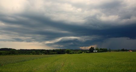 Мінлива хмарність та опади: якою буде погода у Дніпропетровській області 4 червня