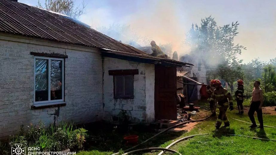 У Новомосковському районі пожежники не дозволили згоріти житловому будинку