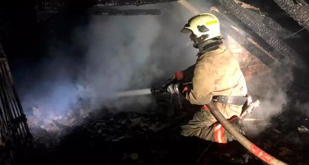 На Дніпропетровщини згорів житловий будинок, який гасили понад годину