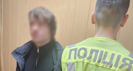 Житель Днепропетровщины пытался поджечь флажки в честь погибших на Майддане Незалежности (ВИДЕО)