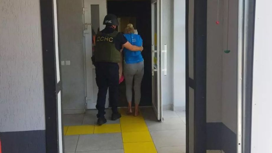 В результате обстрела Никополя 28 июля пострадала женщина