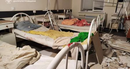 Рятувальники показали наслідки ракетного удару поруч із пологовим у Камʼянському (Фоторепортаж)