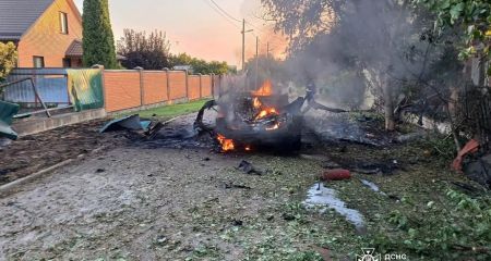 При обстреле Никополя снаряд попал в автомобиль ГСЧС: погиб спасатель (ФОТО)