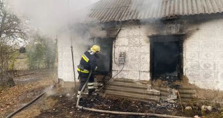 В Павлоградском районе сгорел жилой дом (ФОТО)