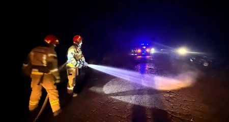 Водителя зажало в авто: на Синельниковщине дорогу не поделили грузовик и легковушка (ФОТО)