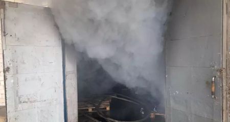 Пожар на складе: в Кривом Роге чуть не угорели работники (ФОТО)