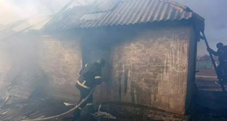 На Дніпропетровщині вщент вигорів будинок (ФОТО)