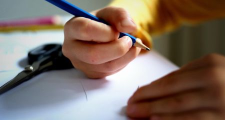 В Днепре обычный карандаш чуть не убил ребенка (ФОТО)