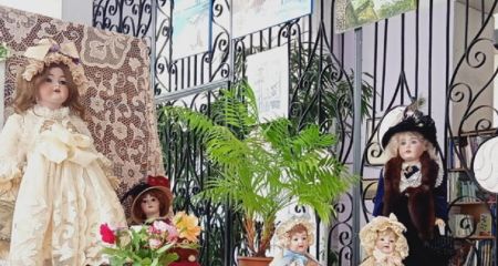 В библиотеке Каменского представили коллекцию старинных кукол (ФОТО)