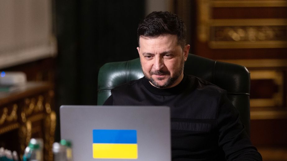 Парадокс рейтингов: почему коррупционные скандалы не обрушивают доверие к Зеленскому